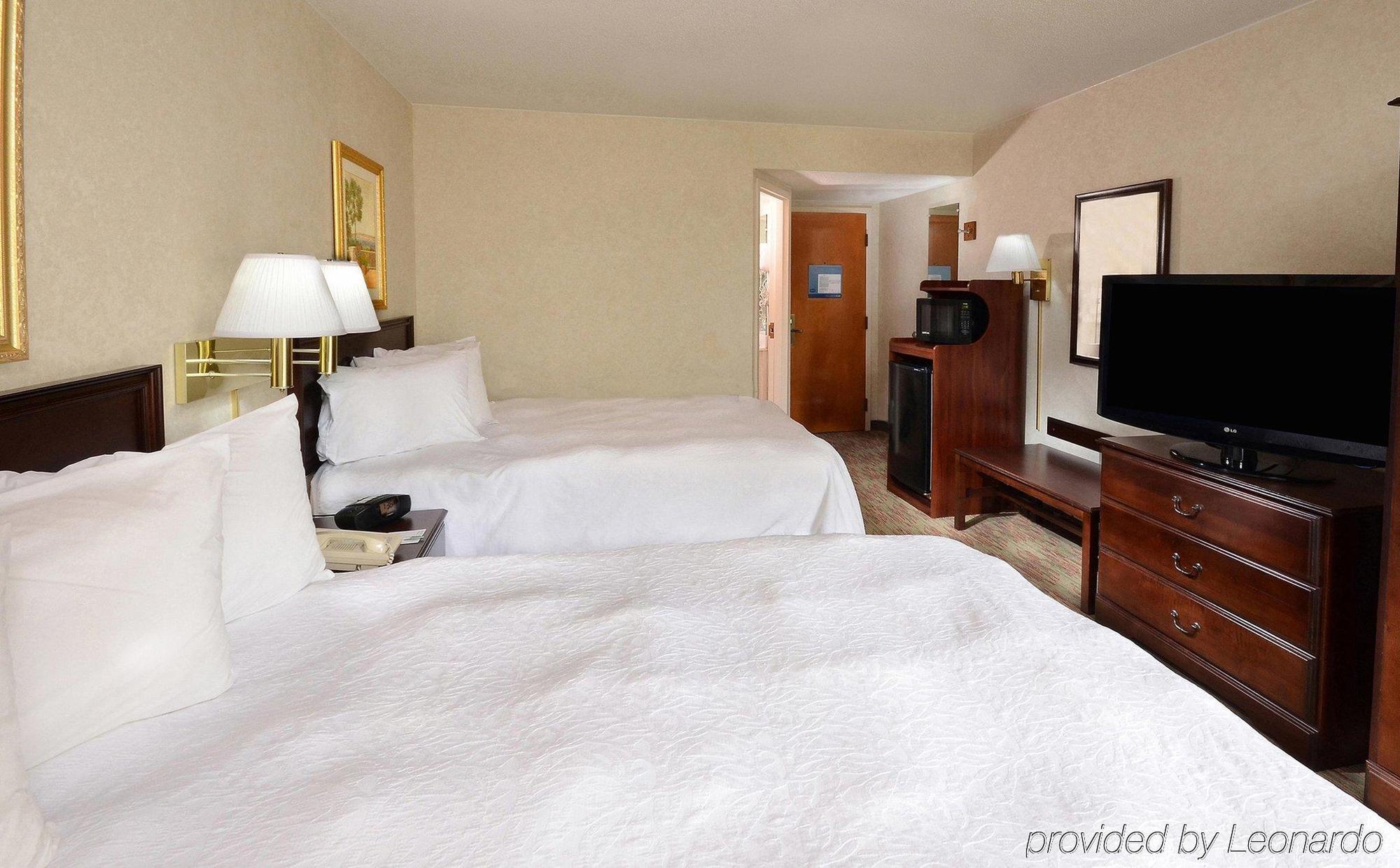 Hampton Inn Charlotte North Lake Norman Корнеліус Номер фото